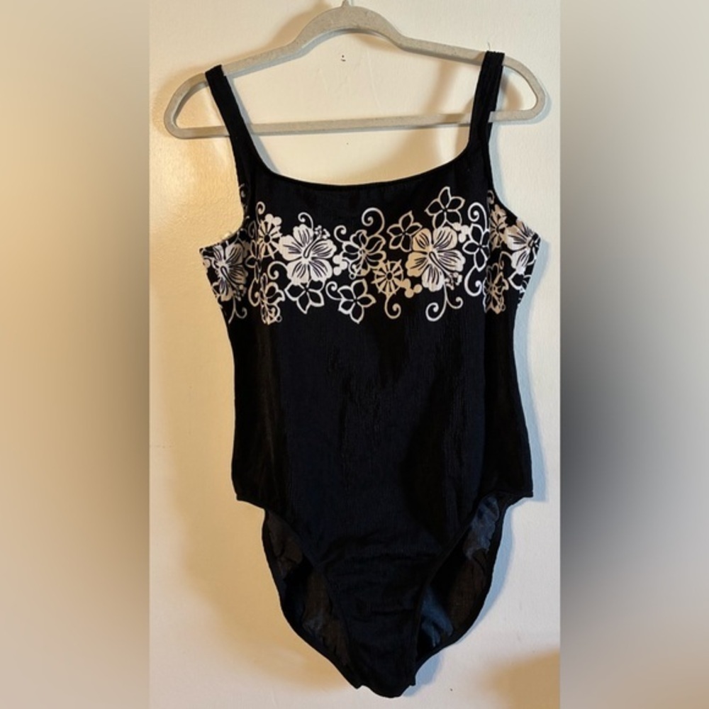 Jantzen Black One-Piece Swimsuit White Floral Print Women’s Plus Size 16